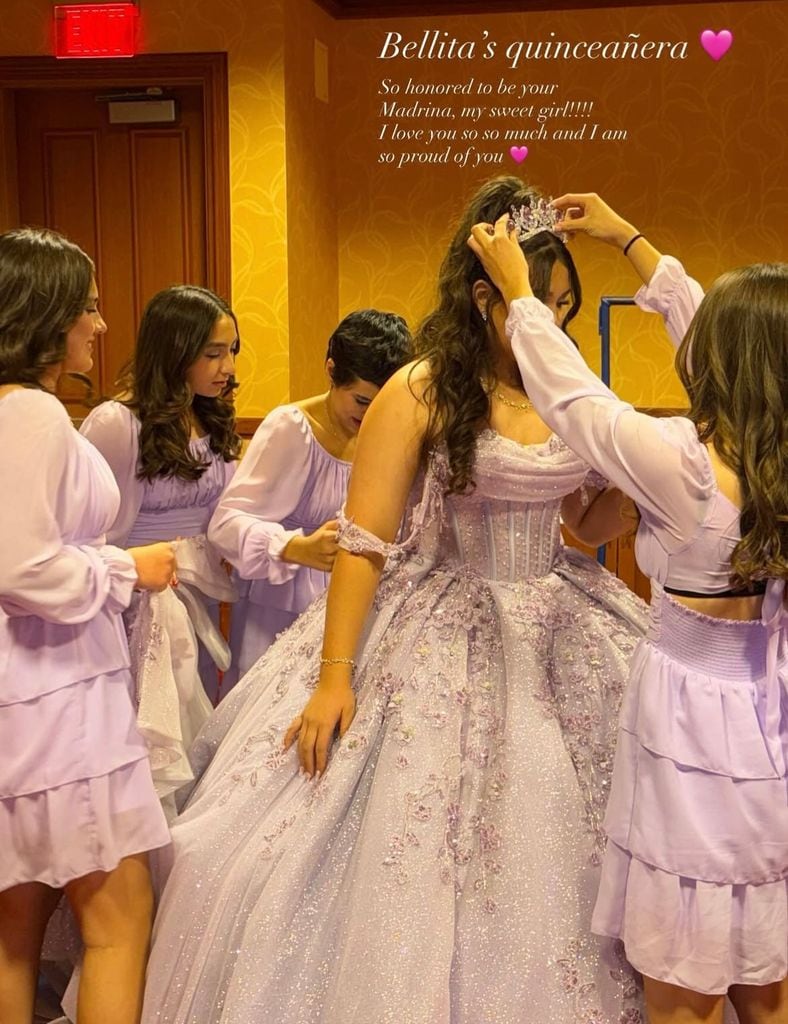 La modelo compartió esta foto de la quinceañera.
