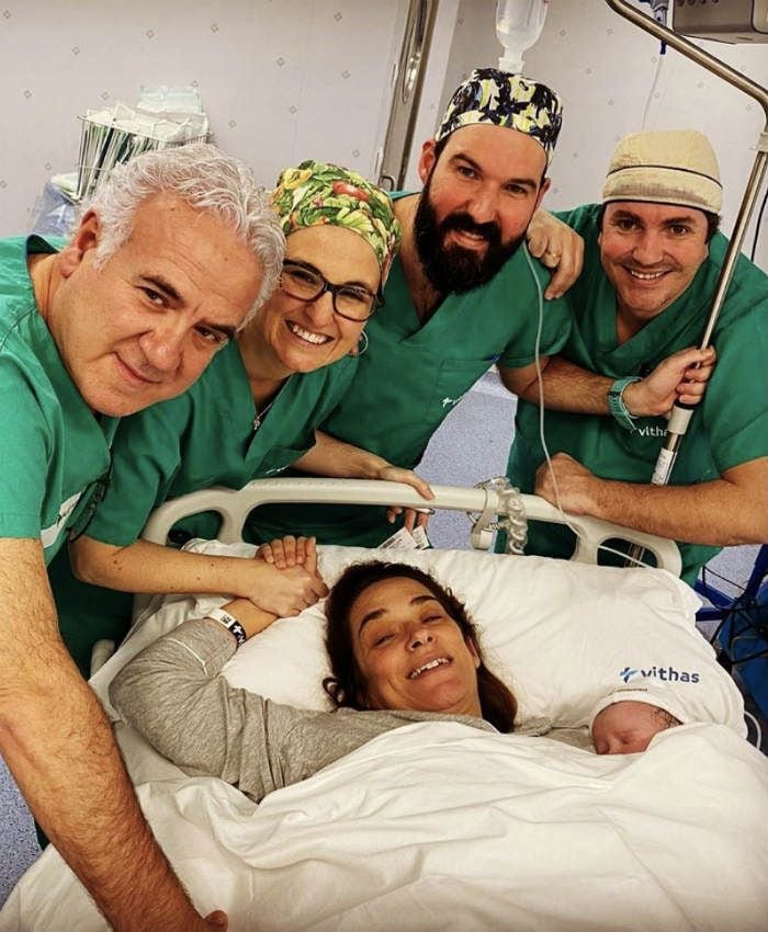 Toñi Moreno y el equipo médico