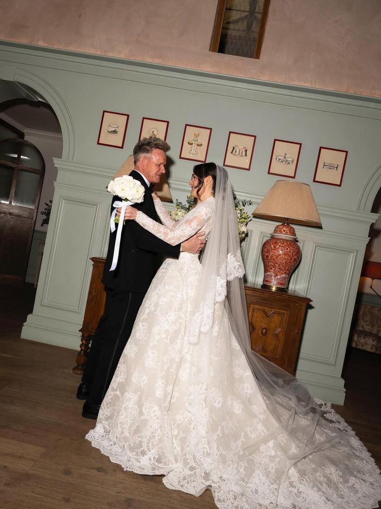 Gordon y su hija antes de marcharse a la iglesia