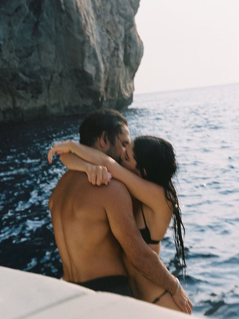 Con esta imagen, la influencer confirmó su relación.