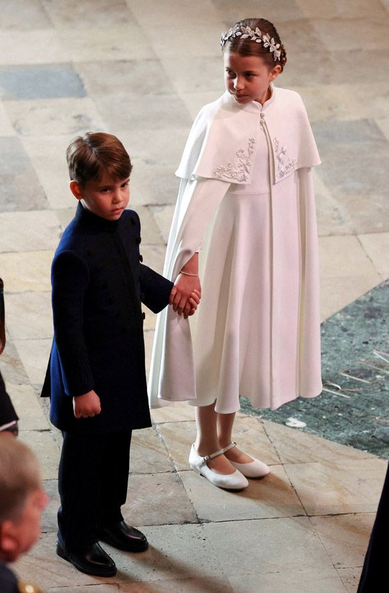 La princesa de Gales hace historia con su vestido bordado de plata y collar de 105 diamantes
