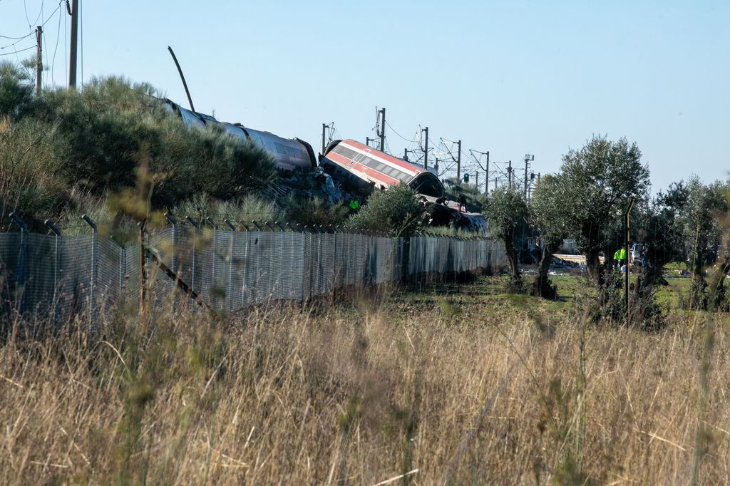 Dos trenes de pasajeros, uno de Renfe y otro de Iryo, han colisionado este miércoles 28 de octubre a la altura de Urda, en Toledo, provocando un grave accidente ferroviario