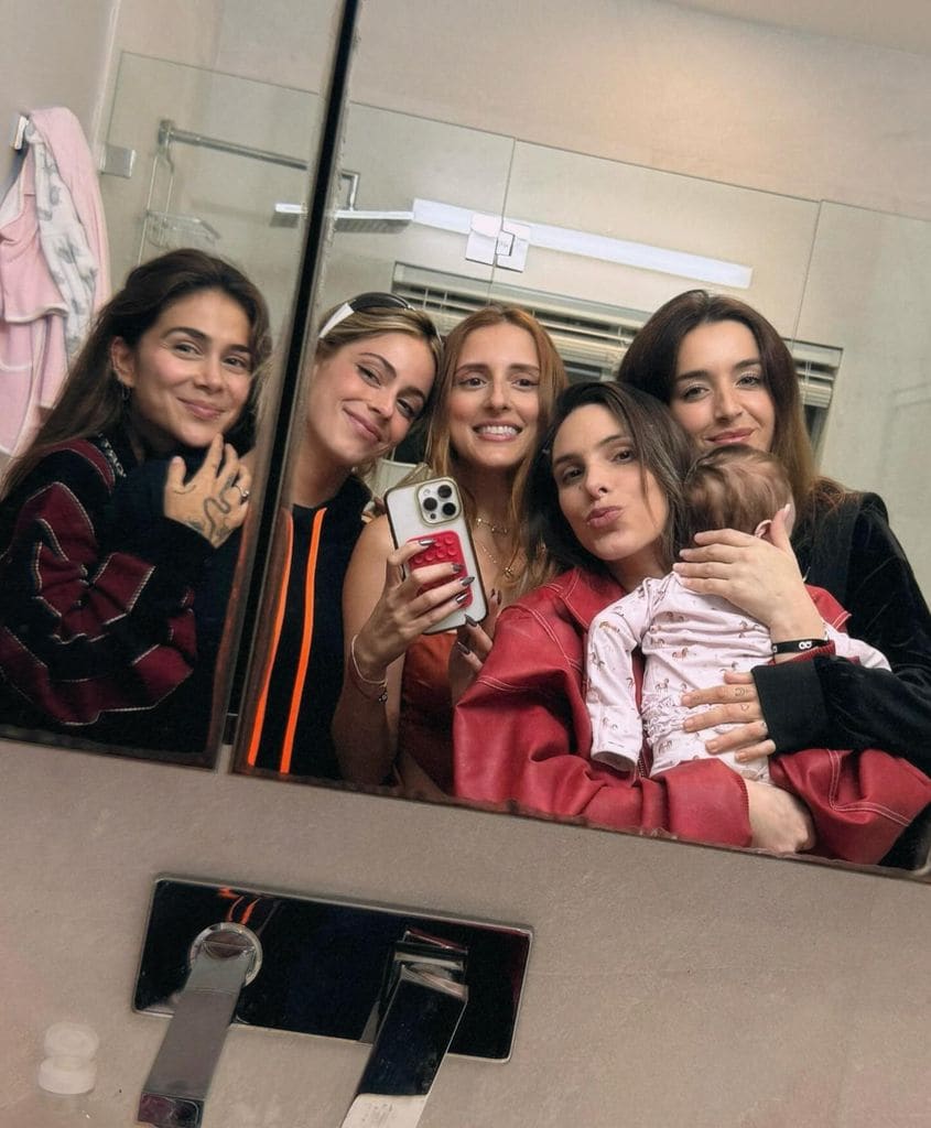 Greeicy, Tini Stoessel, Eliane Gallero y Lola Índigo son otras de las famosas tías de la bebé de Lele Pons. 