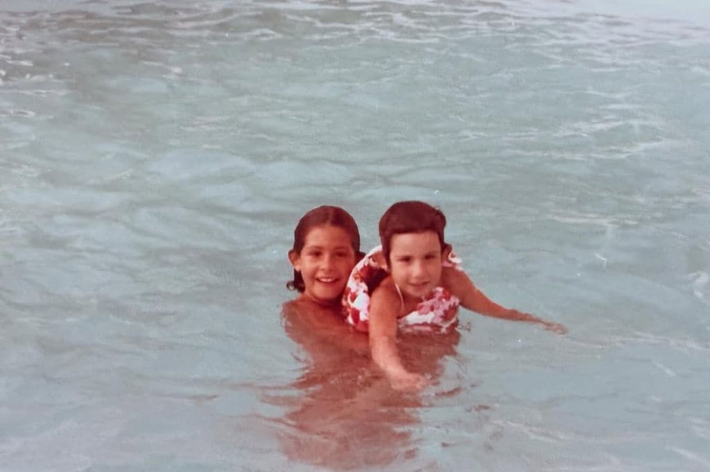 Nuria Roca y su hermana Ruth