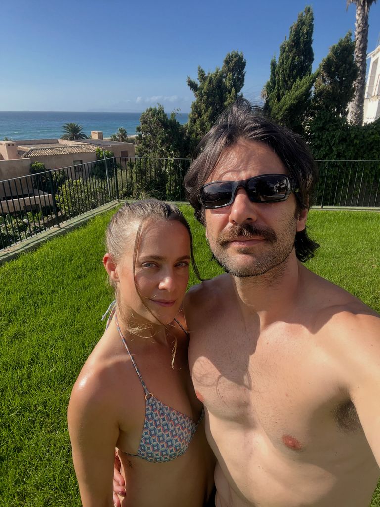 Alba Ribas y Jon Arias debutan en la paternidad tras casi dos décadas juntos