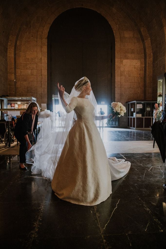 El vestido de novia de Carola Escamez en su boda con Roberto Martín