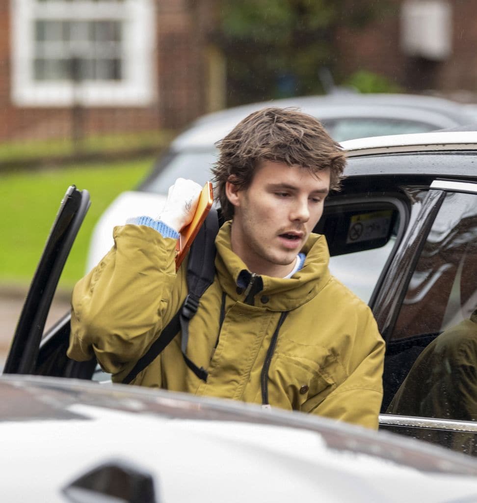 Cruz Beckham en su primera aparición pública desde que su hermano Brooklyn lanzara su comunicado.