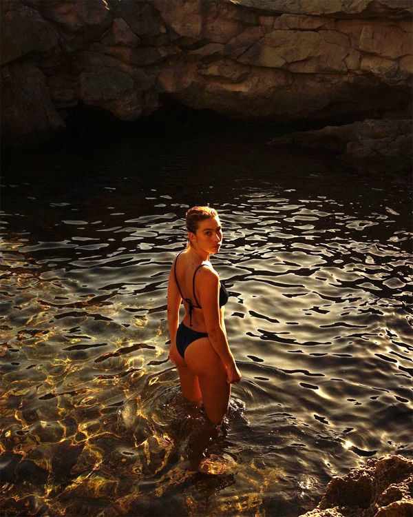 Greta Fernández en el mar