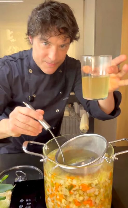 El chef nos anima a preparar este caldo ligero y saludable.