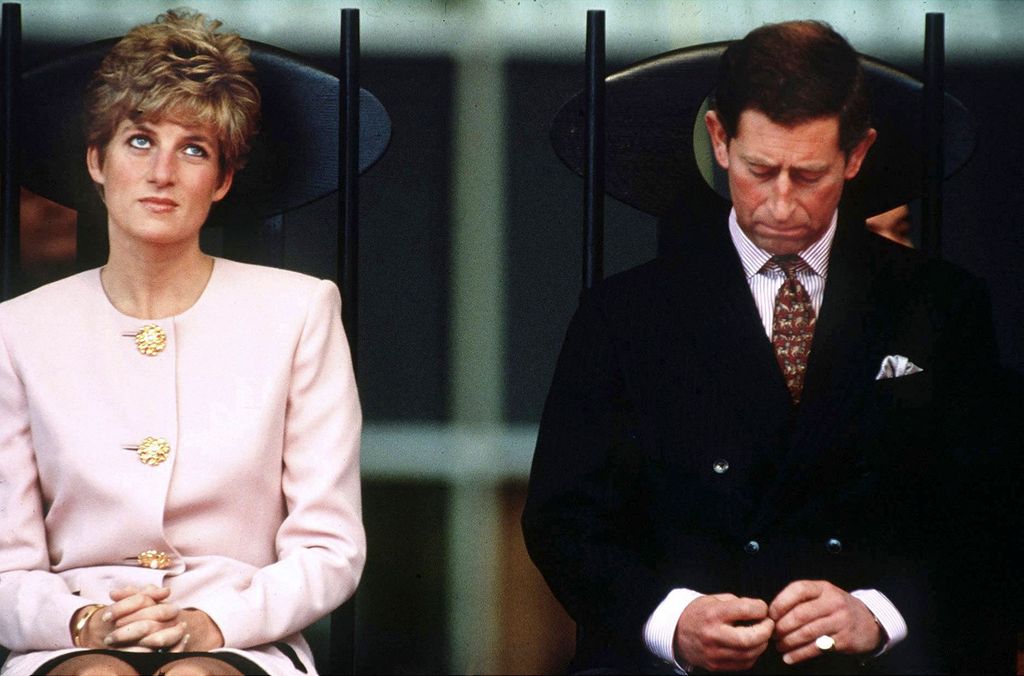 El príncipe Carlos y la princesa Diana durante una gira real en Toronto, Canadá