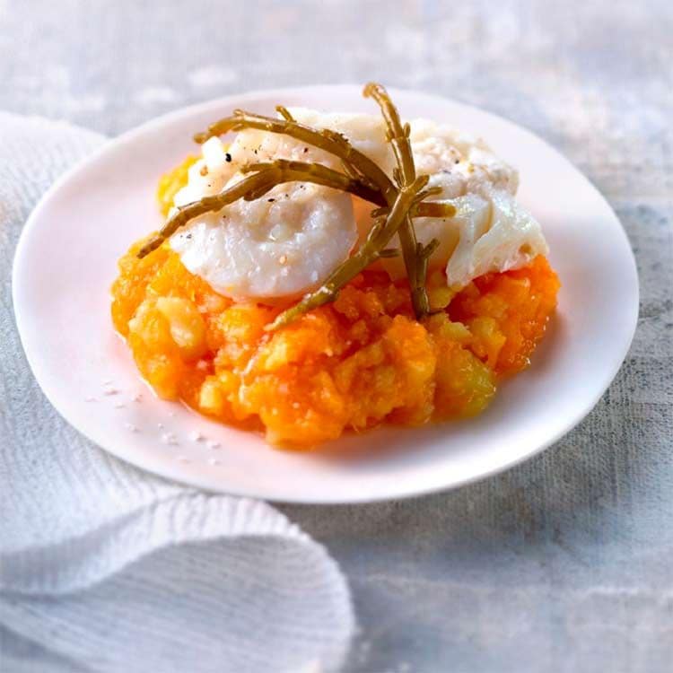 Merluza al vapor con puré de calabaza