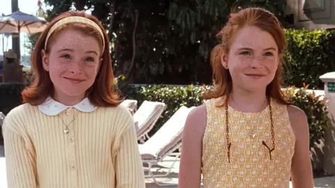 Lindsay Lohan como Annie y Hallie en Tú a Londres y yo a California