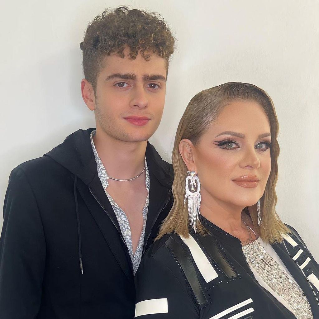 Erika Buenfil y su hijo