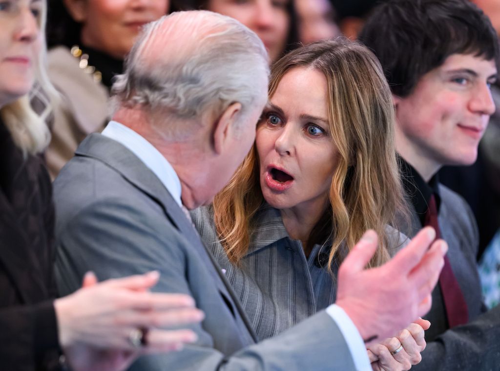 El rey Carlos, con Stella McCartney en la London Fashion Week