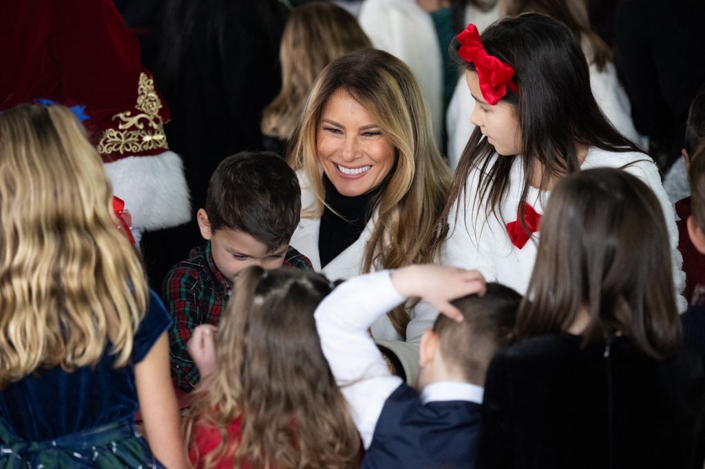 Melania Trump convivió con los hijos de los marines en Quantico.
