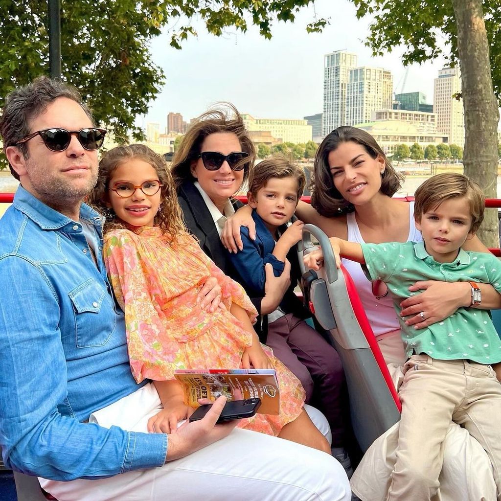 La familia visitó en Londres a la artista plástica Sonia Falcone, madrina de Amaïa