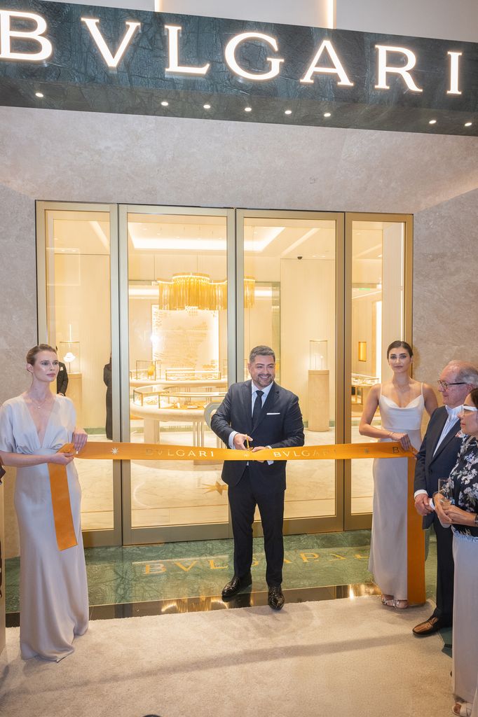 La boutique rinde homenaje a la herencia romana de la Maison a través de su arquitectura.