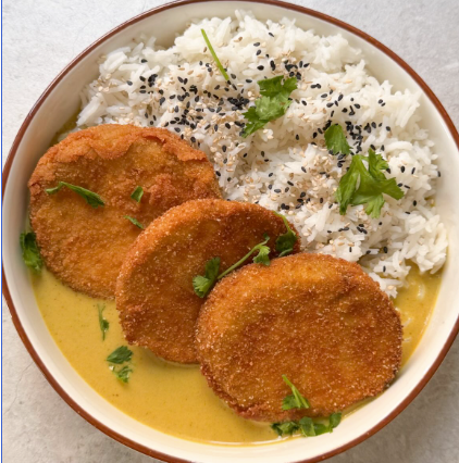 'Katsu' de berenjena con salsa de curry y arroz basmati