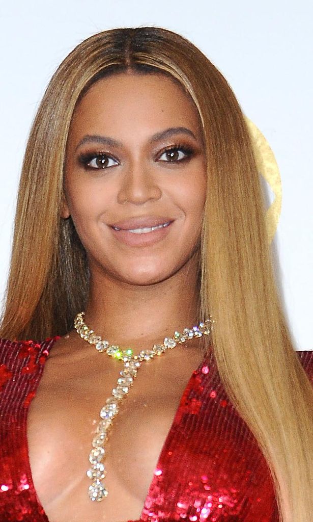 beyonc ha sumado el cabello liso a sus beauty looks