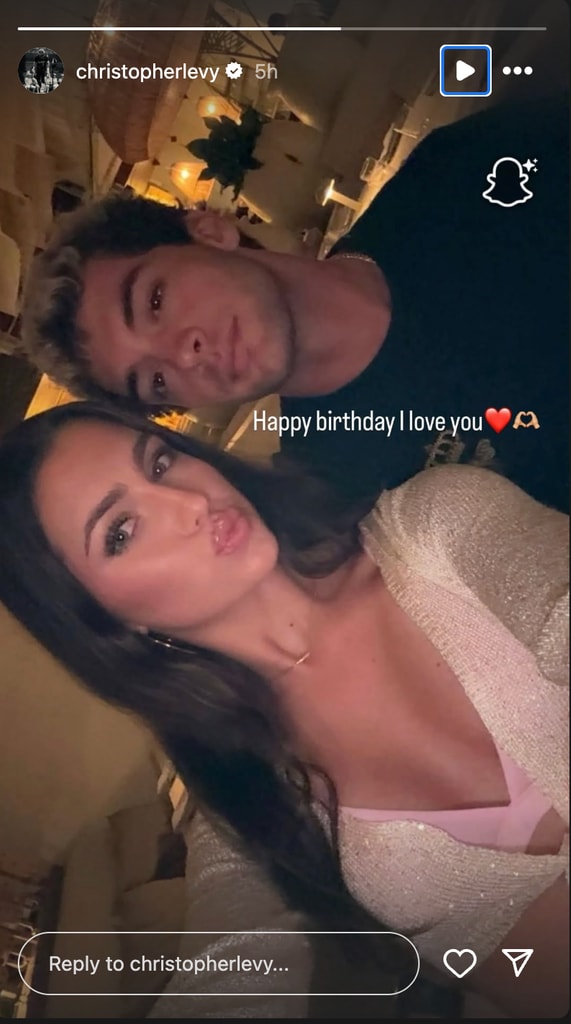 Christopher Levy ha compartido una romántica foto junto a su nueva y guapa novia