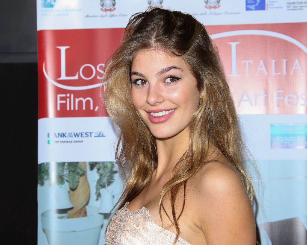 En 'La edad de la inocencia', Camila Morrone se mete en la piel de Ellen, una joven separada que vuelve a Nueva York