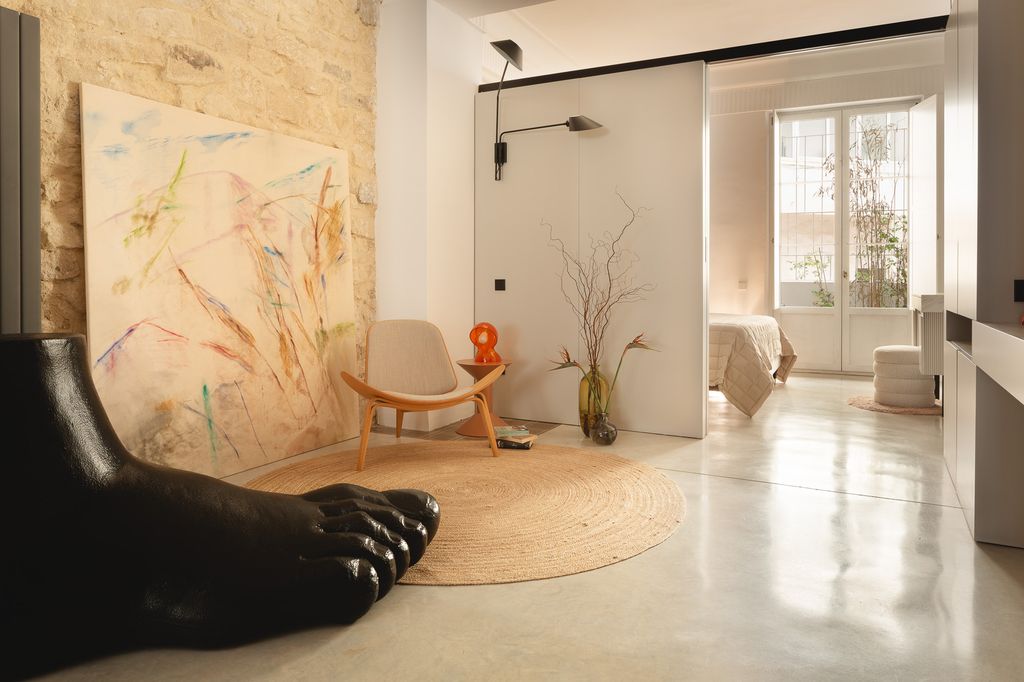 Sala polivalente situada entre la cocina y el dormitorio