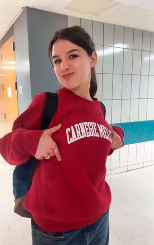 Suri Cruise en la universidad