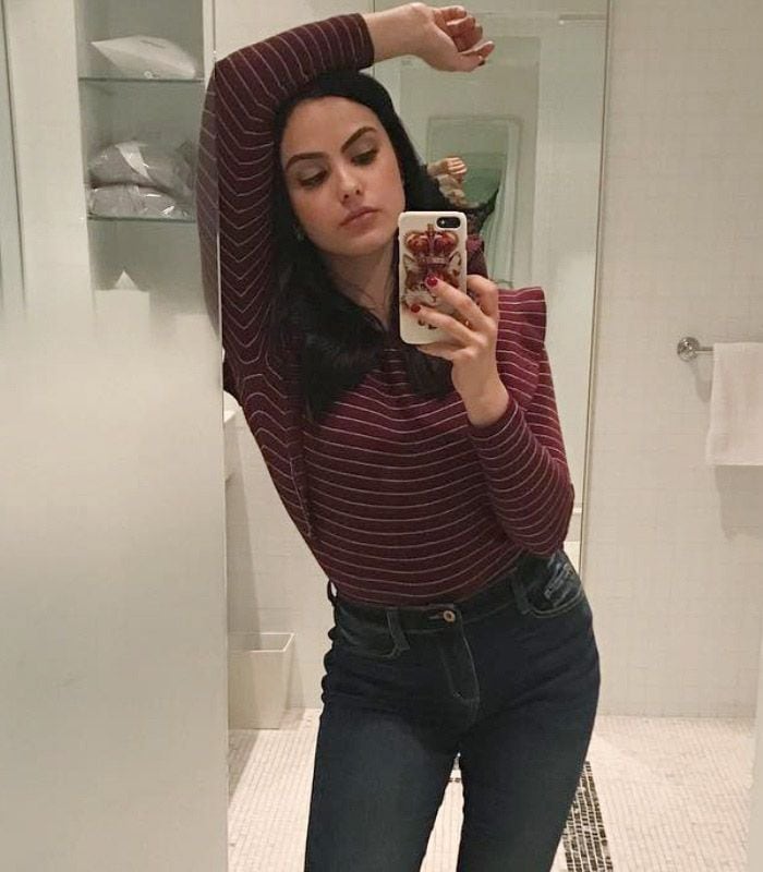 Selfie Camila Mendes 