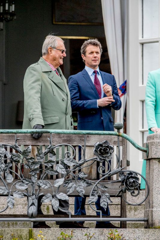 Henrik de Dinamarca con su hijo Federico