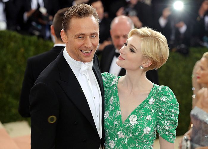 elizabeth debicki y tom hiddleston en la met gala