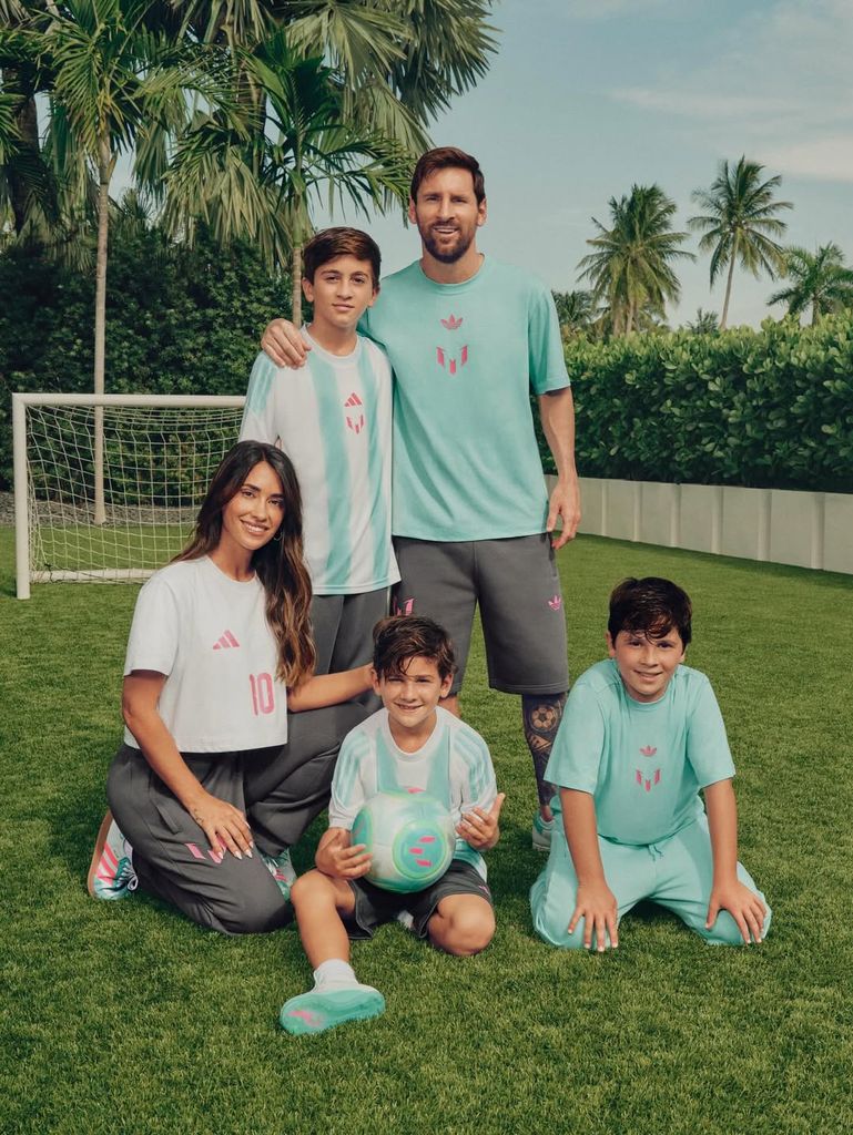 Leo Messi y Antonela Roccuzzo con sus tres hijos