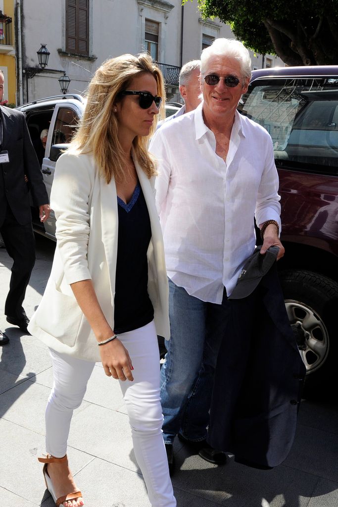 El actor Richard Gere y Alejandra Silva en el Festival de Cine de Taormina, Italia