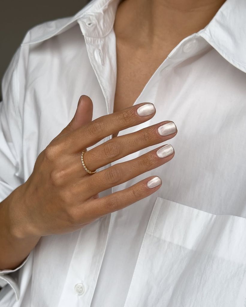 Manicura efecto silky glass para novias