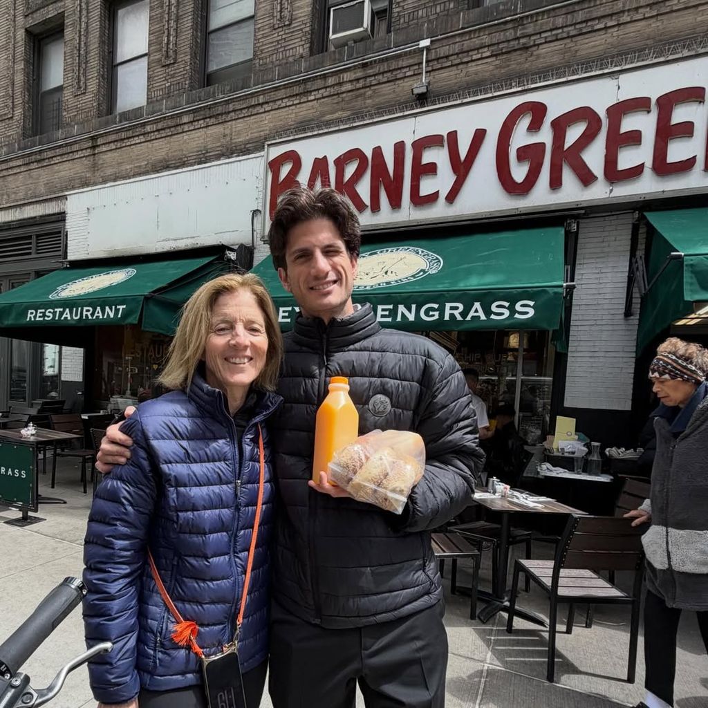 Caroline Kennedy reaparece con su hijo Jack Schlossberg