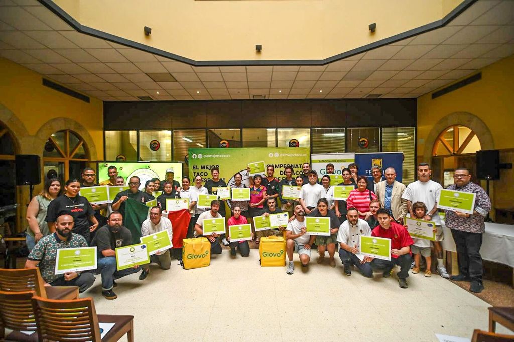 Foto de grupo de los participantes de esta cuarta edición del concurso.