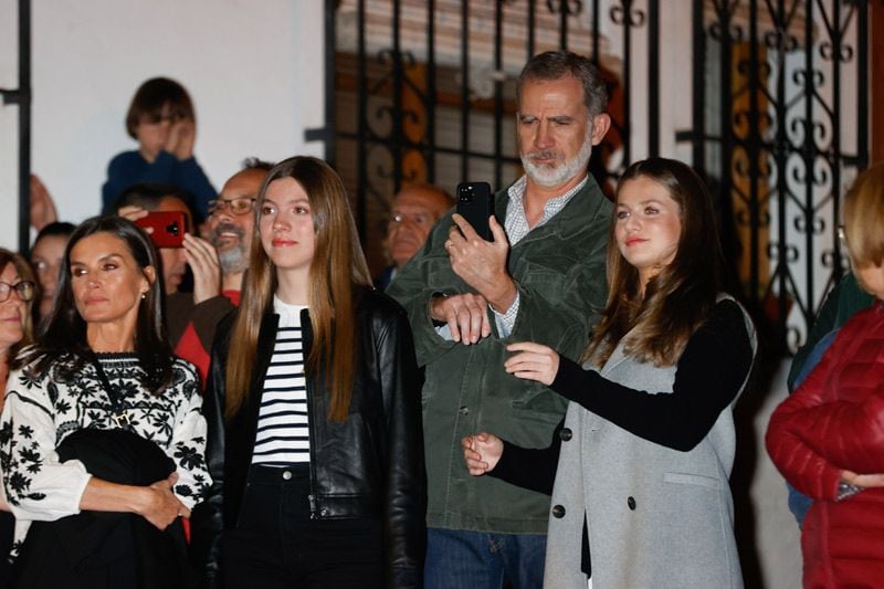 Los reyes Felipe y Letizia con la princesa Leonor y la infanta Sofía 