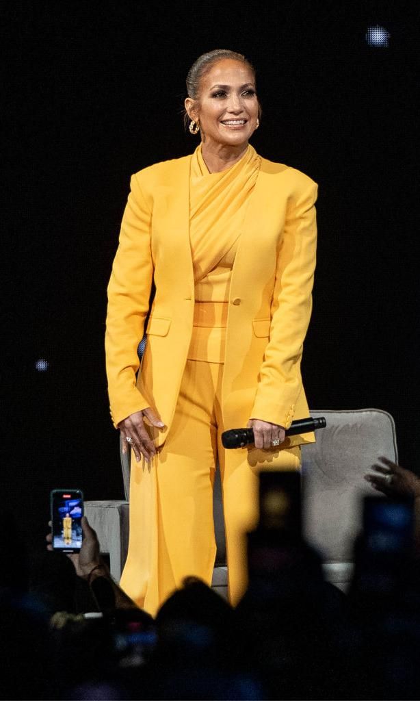 atr vete con total looks como el de jlo