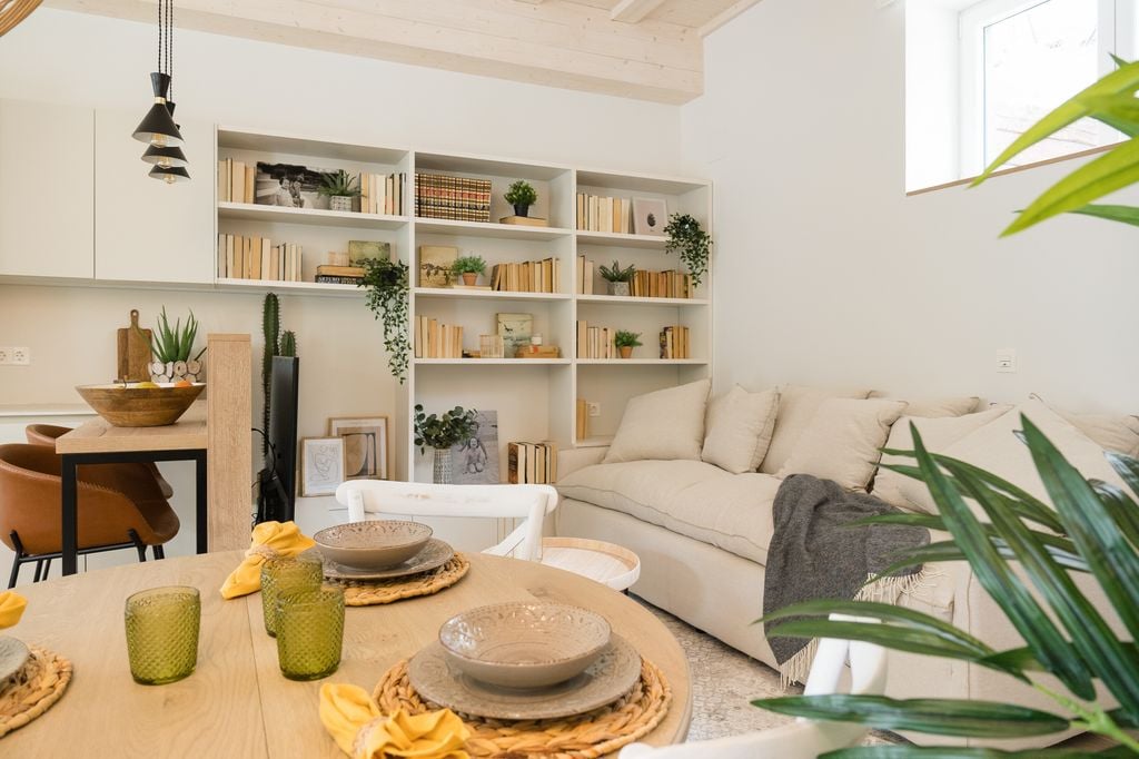 Zona de día abierta, que combina salón, comedor y cocina