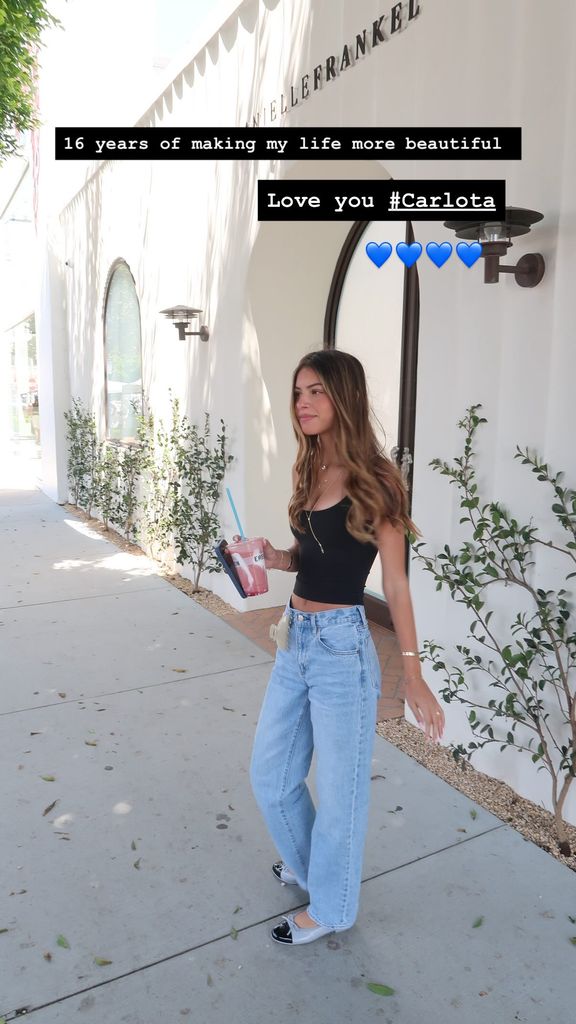 Carlota luce bastante linda 