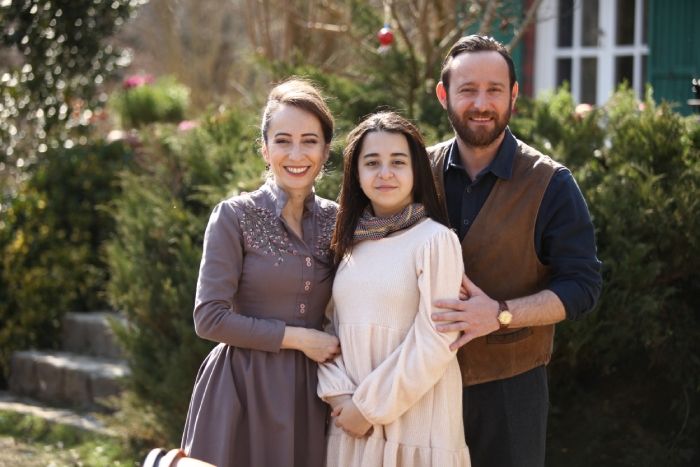 Melissa será acogida por dos hermanos que intentaran darle una nueva vida