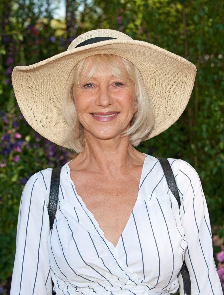 Helen Mirren, en una visita a un jardín de Londres.