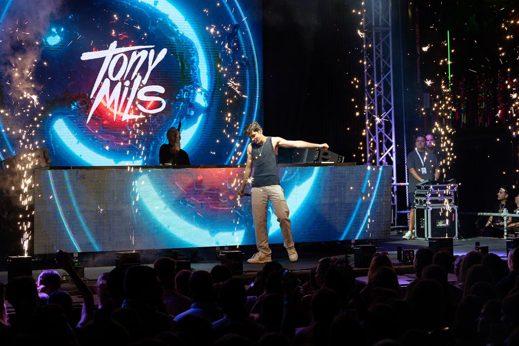 El artista Tony Mils