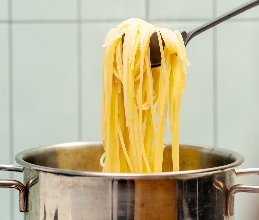 No eches aceite a la cocción de la pasta.