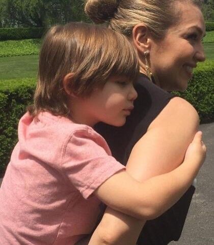 Thalía también compartió fotos de la infancia de su hijo.