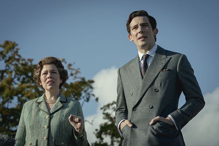 Olivia Colman y Josh O'Connor en The Crown