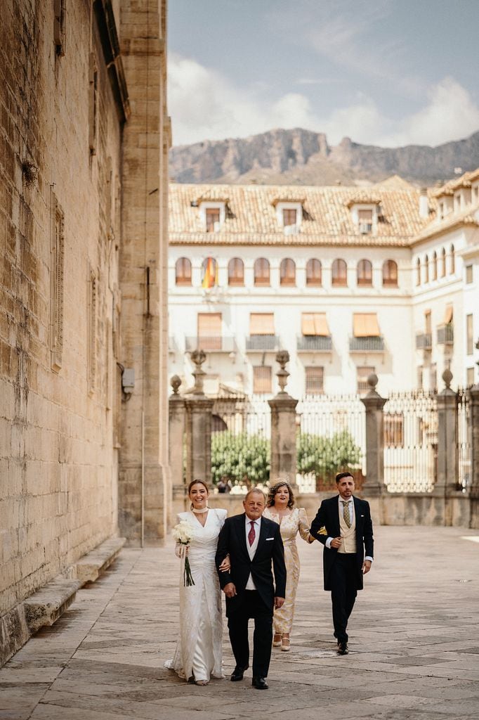 Novia con sus padres