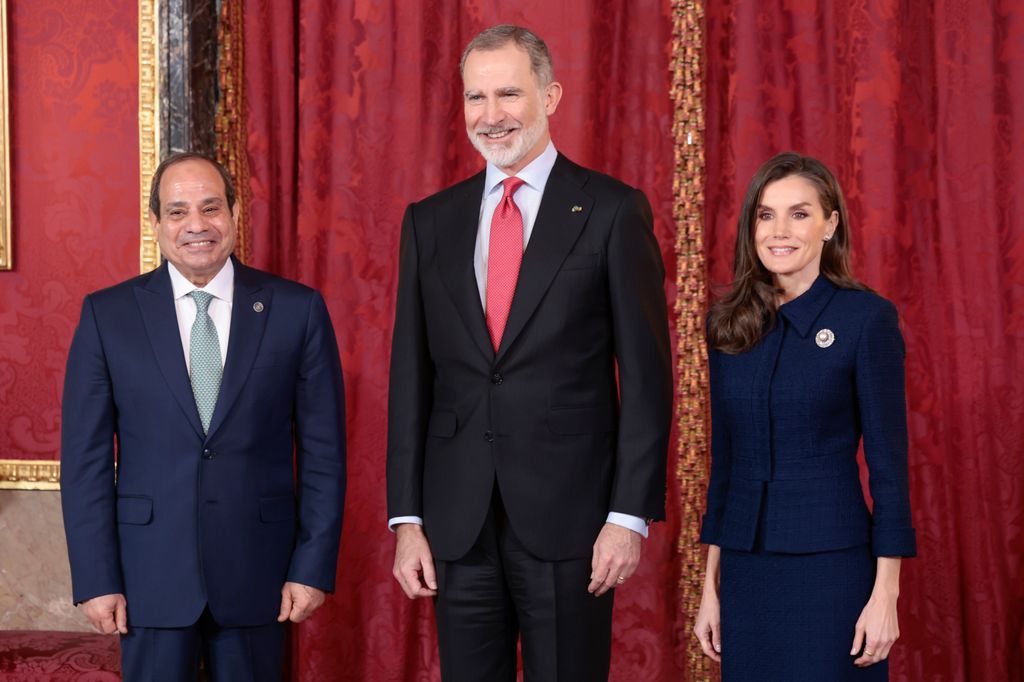 Los reyes Felipe y Letizia con el presidente de Egipto en el Palacio Real de Madrid 