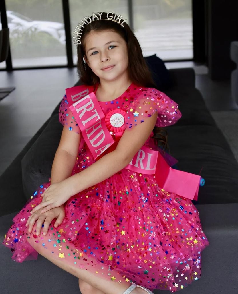 Luna Adkins cumple ocho años