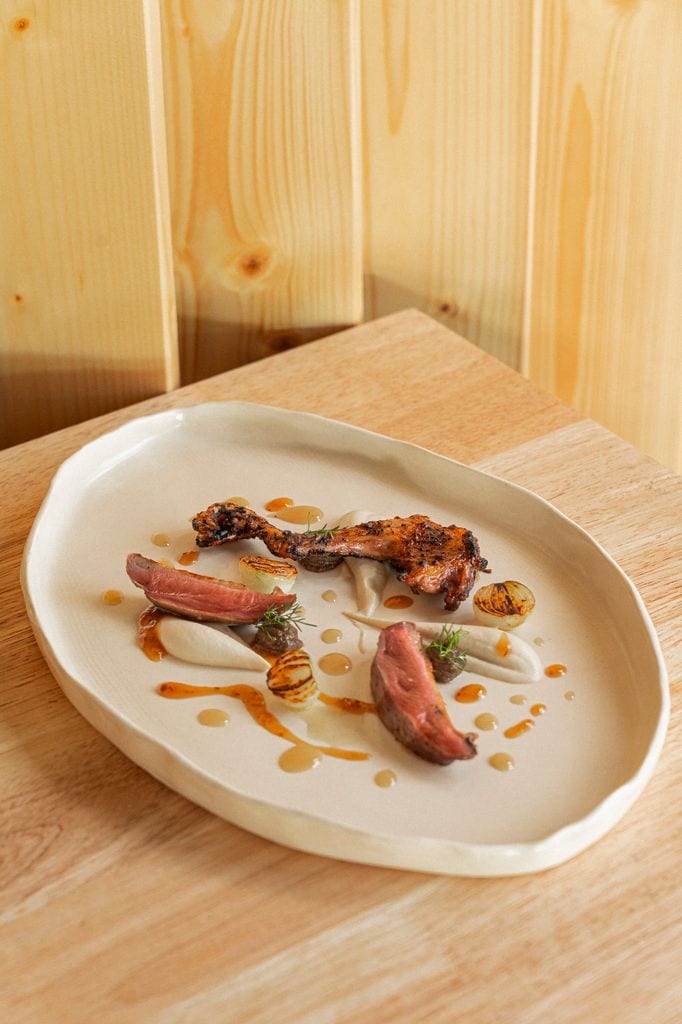 Pichón con apionabo y pomelo