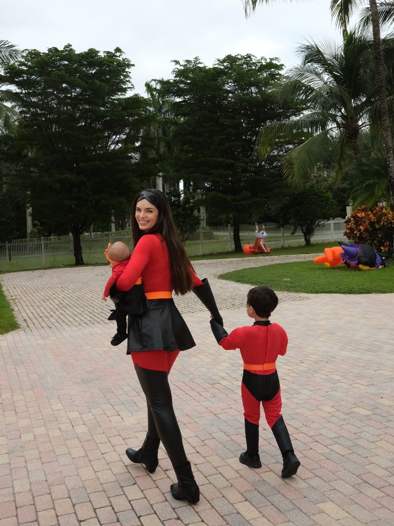 Nadia Ferreira con sus hijos Marquito y Myla.
